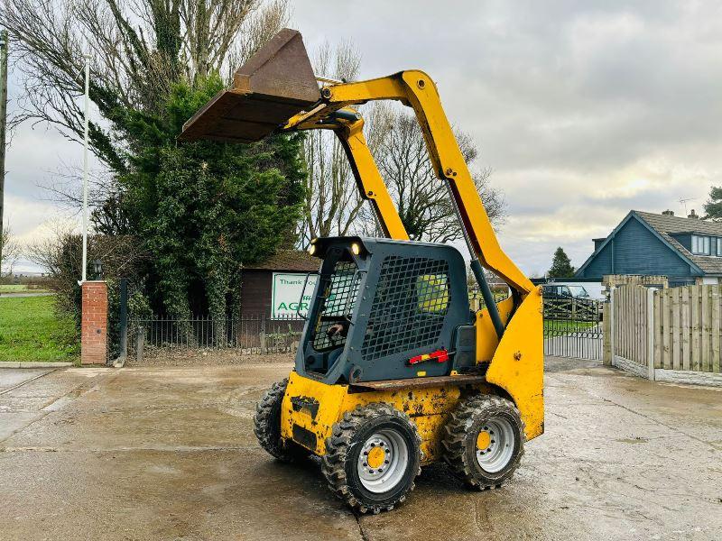 GEHL R190 SKIDSTEER *YEAR 2018, 1517 HOURS* C/W BUCKET 