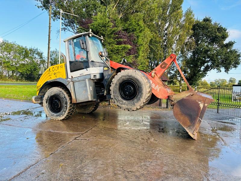 O & K L25 4WD LOADING SHOVEL C/W JOYSTICK CONTROL & BUCKET 