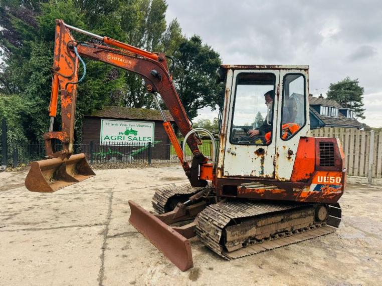 HITACHI UE50 TRACKED EXCAVATOR C/W ISUZU ENGINE *VIDEO*