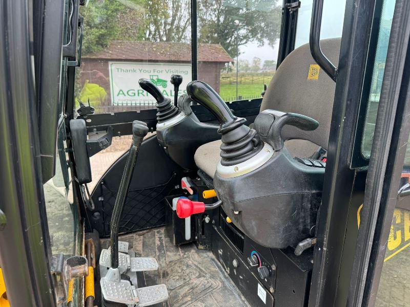 JCB 8026 TRACKED EXCAVATOR *YEAR 2017, ONLY 3094 HOURS* C/W QUICK HITCH *VIDEO*