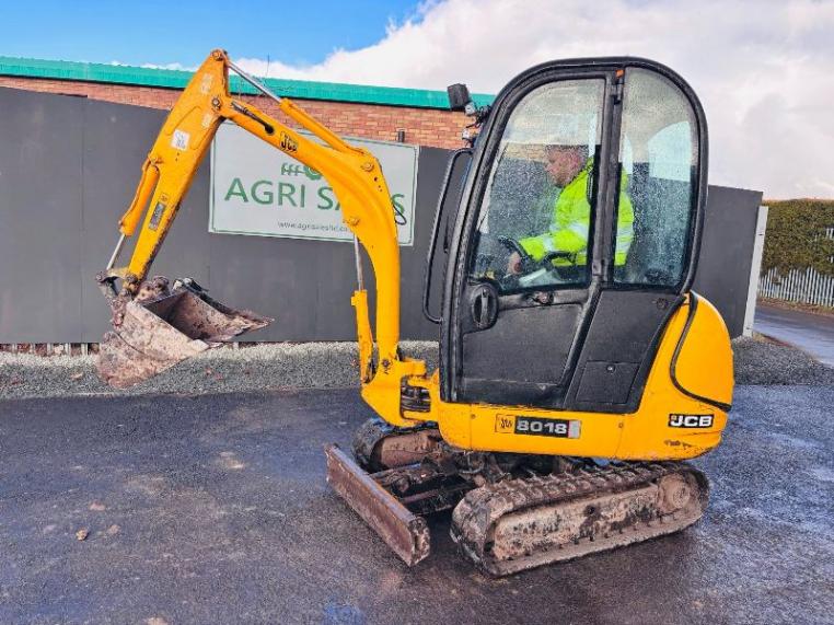 JCB 8018 EXCAVATOR EXPANDING TRACKS *READING 1862 HOURS*VIDEO*