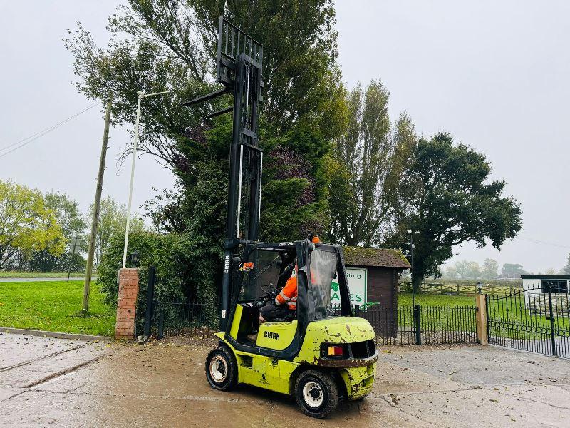 CLARK 30D DIRSEL FORKLIFT *CONTAINER SPEC* C/W SIDE SHIFT *VIDEO*