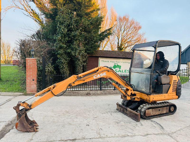 CASE TRACKED EXCAVATOR C/W RUBBER TRACKS & BLADE 