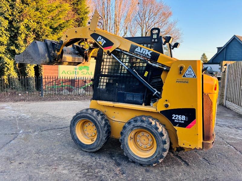 CATERPILLAR 226B3 HIGH FLOW SKIDSTEER *YEAR 2013, 784 HOURS* C/W BUCKET 