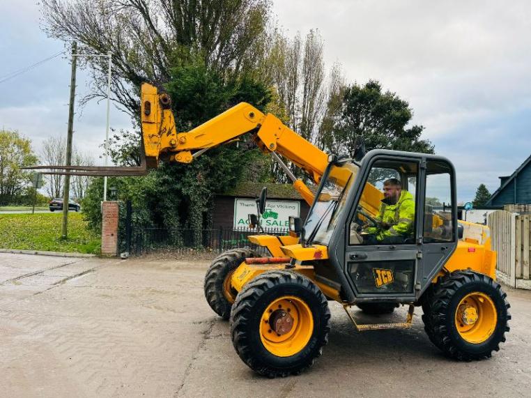 JCB 520 4WD TELEHANDLER C/W 4 WHEEL STEER & PALLET TINES 