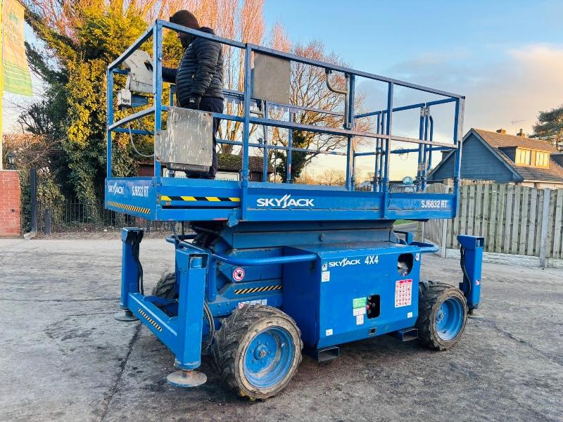 SKYJACK SJ 6832RT 4X4 SCISSOR LIFT *YEAR 2012, 1267 HOURS* C/W KUBOTA ENGINE 