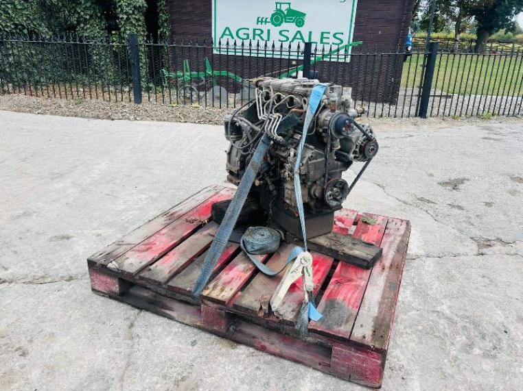 PERKINS 4 CYLINDER DIESEL ENGINE 