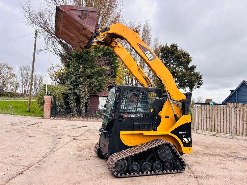 CATERPILLAR 257B TRACKED SKIDSTEER C/W FULLY GLAZED CABIN *VIDEO*