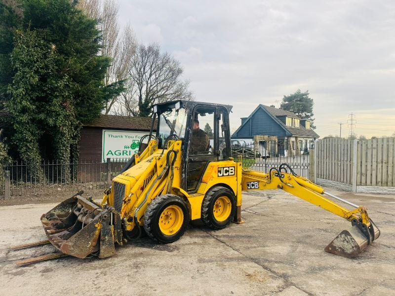 JCB 1CX 4WD BACKHOE DIGGER *2510 HOURS* C/W SELECTION OF BUCKETS & PALLET TINES 