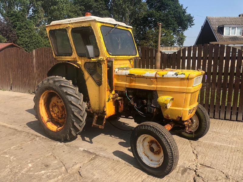 FIAT 450 TRACTOR C/W DUNCAN CAB NON RUNNER ( PROJECT )