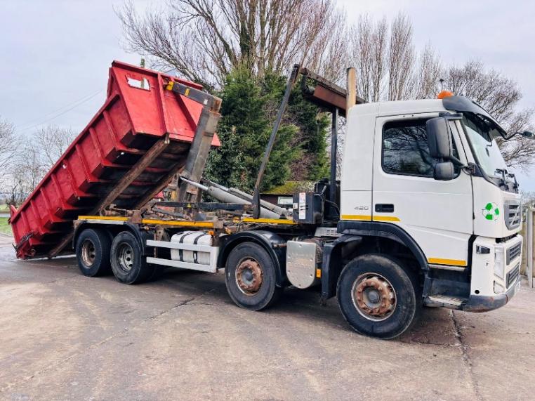 VOLVO FM DOUBLE DRIVE HOOK LOADER LORRY *YEAR 2013, MOT'D MARCH 2025* C/W SKIP 