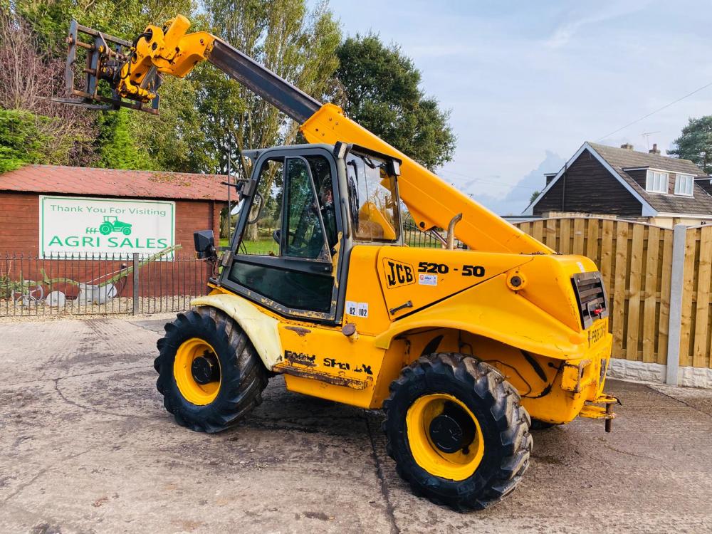 JCB 520 - 50 TELEHANDLER C/W PALLET TINES