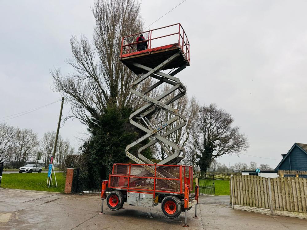 SKYJACK SJ7135 SCISSOR LIFT *12V*10.7M DRIVE REACH*