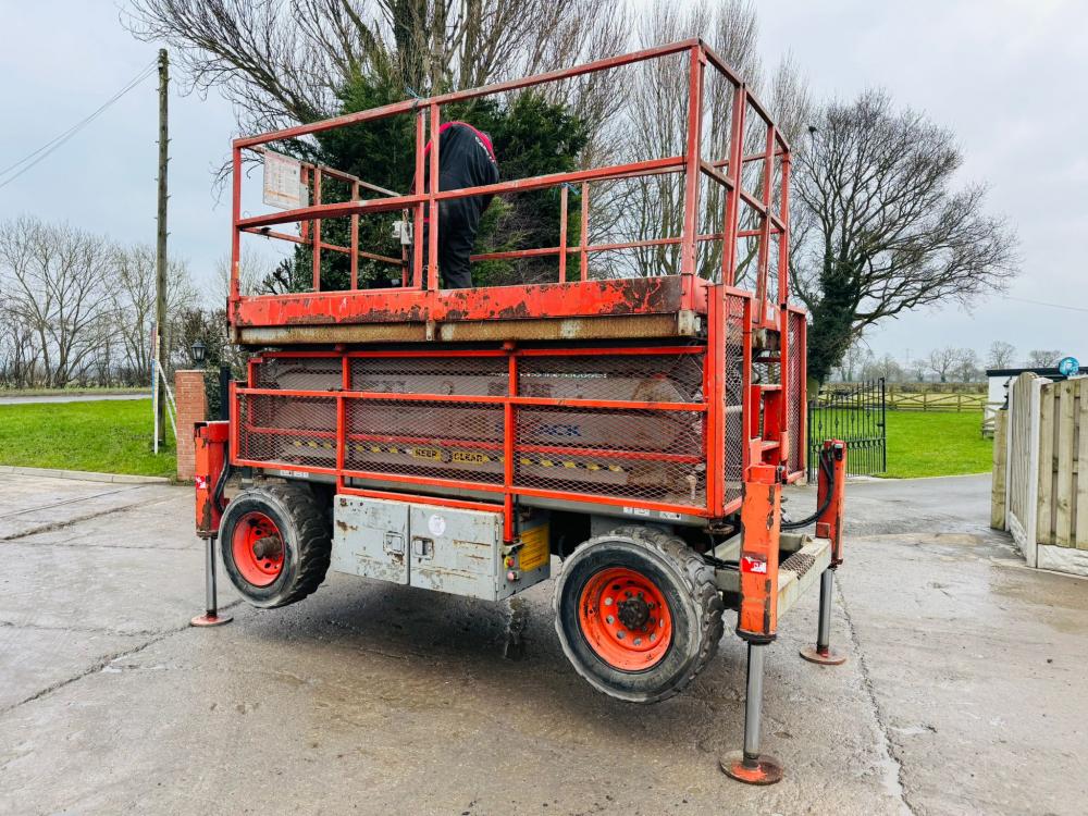 SKYJACK SJ7135 SCISSOR LIFT *12V*10.7M DRIVE REACH*