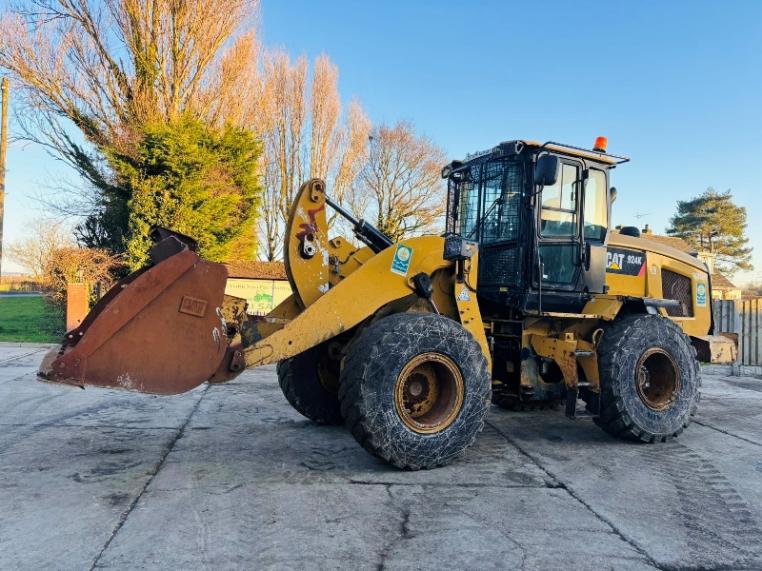 CATERPILLAR 924K 4WD LOADING SHOVEL *YEAR 2015* C/W BUCKET 