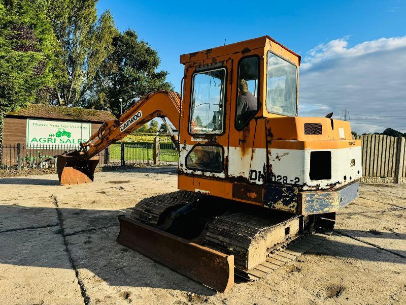 DAEWOO 028-2 TRACKED EXCAVATOR C/W BUCKET *VIDEO*