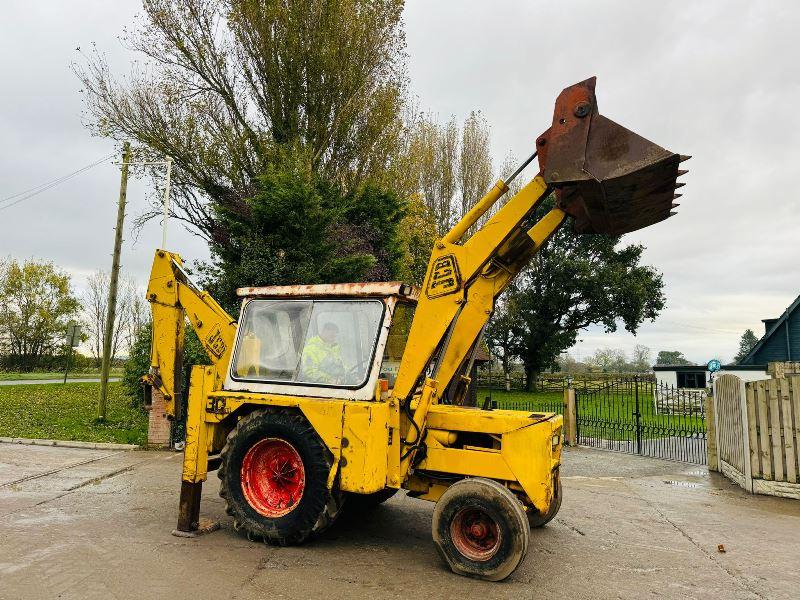 JCB 3C SERIES 3 BACKHOE DIGGER C/W FOUR IN ONE BUCKET 