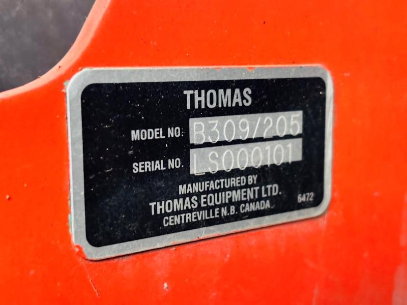 THOMAS 205 TURBO VERTICLE LIFT SKIDSTEER *HIGH FLOW* C/W PALLET TINES *VIDEO*