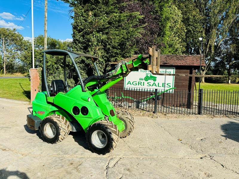 AVANT 635 4WD LOADING SHOVEL *YEAR 2011, ONLY 1374 HOURS* C/W PALLET TINES *VIDEO*