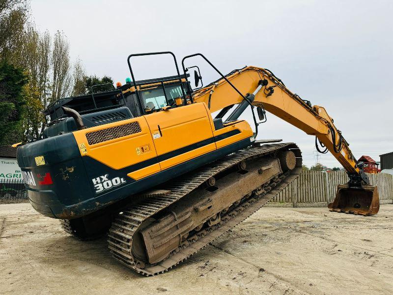 HYUNDAI HX300L EXCAVATOR *YEAR 2018, 4950 HOURS* C/W QUICK HITCH