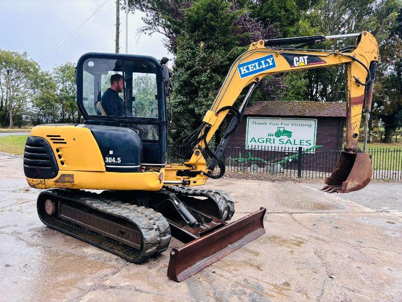 CATERPILLAR 304.5 TRACKED EXCAVATOR C/W BUCKET 