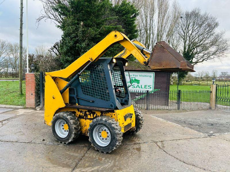 GEHL R190 SKIDSTEER *YEAR 2018, 1517 HOURS* C/W BUCKET 