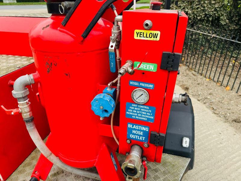 THERMAC PORTABLE SAND BLASTER C/W INGERSOL RAND COMPRESSOR