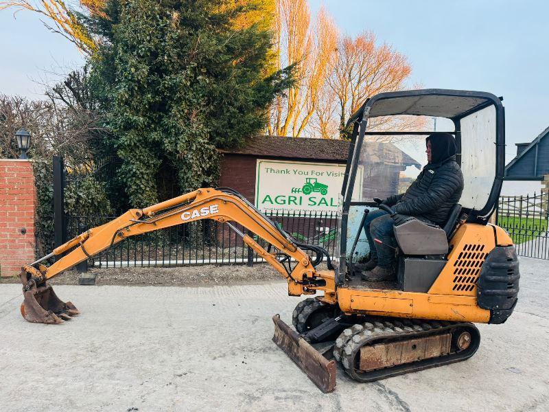 CASE TRACKED EXCAVATOR C/W RUBBER TRACKS & BLADE 