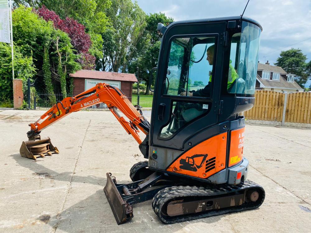 HITACHI ZX17 EXCAVATOR * YEAR 2009 , ONLY 2497 HOURS * C/W EXPANDING ...