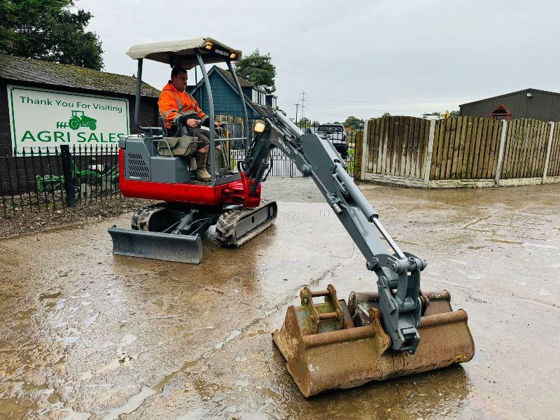 TAKEUCHI TB016 TRACKED EXCAVATOR C/W QUICK HITCH & 3 X BUCKETS *VIDEO*