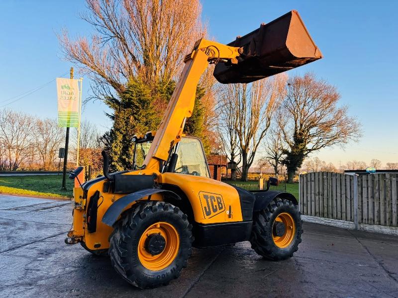 JCB 526-56 4WD TELEHANDLER *AG SPEC, YEAR 2009* C/W BUCKET  