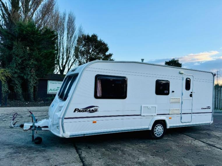 PAGEANT CHAMPAGNE SERIES FIVE *4 BIRTH* SINGLE AXLE CARAVAN 