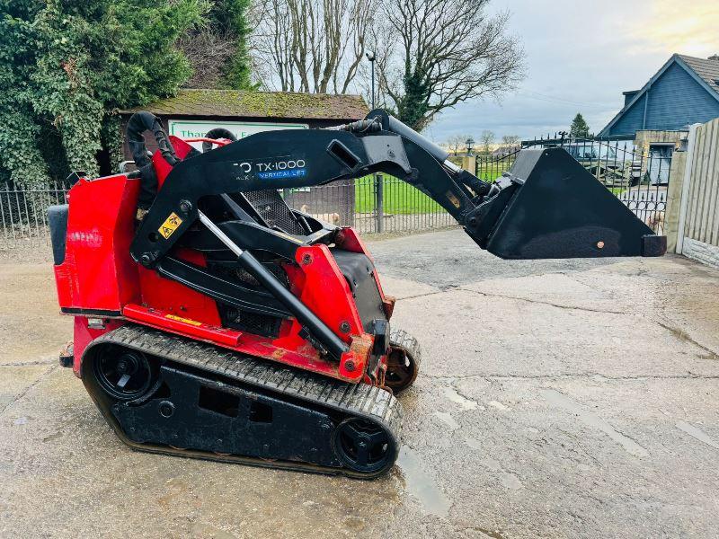 TORO DINGO TX-1000 WIDE TRACKED LOADER *YEAR 2020, ONLY 128 HOURS* C/W BUCKET  