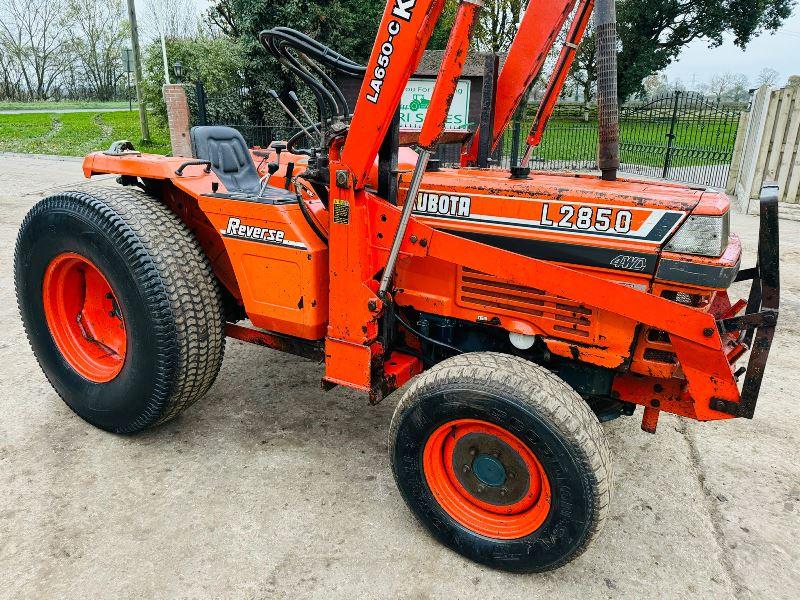 KUBOTA L2850 4WD TRACTOR C/W FRONT LOADER & BUCKET