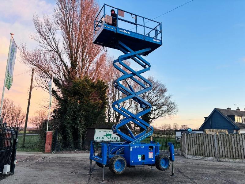 SKYJACK SJ 6832RT 4X4 SCISSOR LIFT *YEAR 2012, 1267 HOURS* C/W KUBOTA ENGINE 