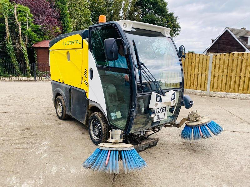 JOHNSON ROAD & PATH SWEEPER *YEAR 2011* C/W FRONT TWIN ROTARY BRUSHES