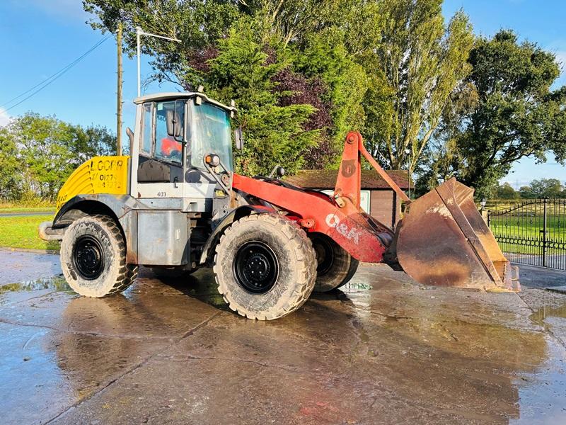 O & K L25 4WD LOADING SHOVEL C/W JOYSTICK CONTROL & BUCKET 