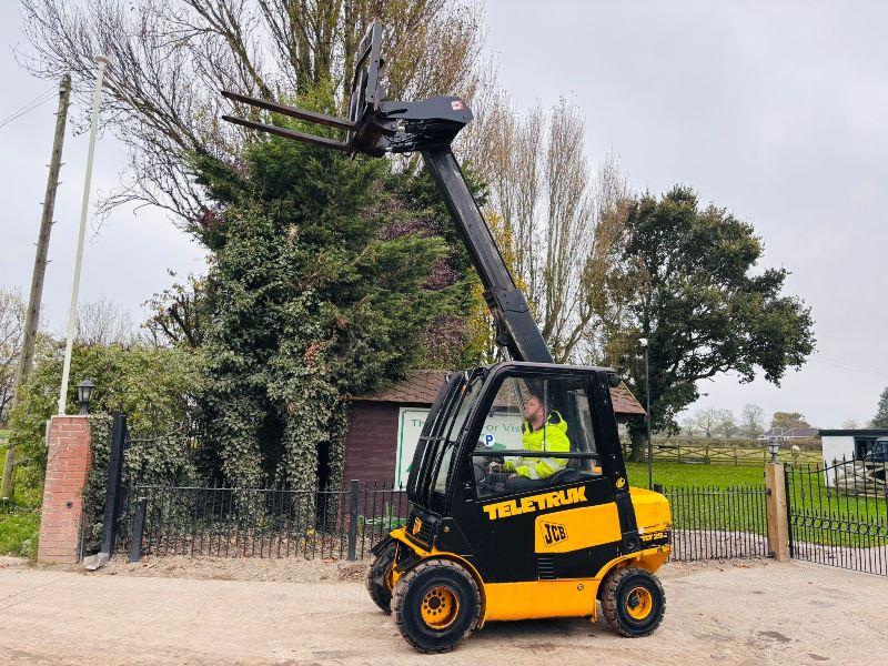 JCB TLT25D TELETRUCK C/W PALLET TINES & FULLY GLAZED CABIN