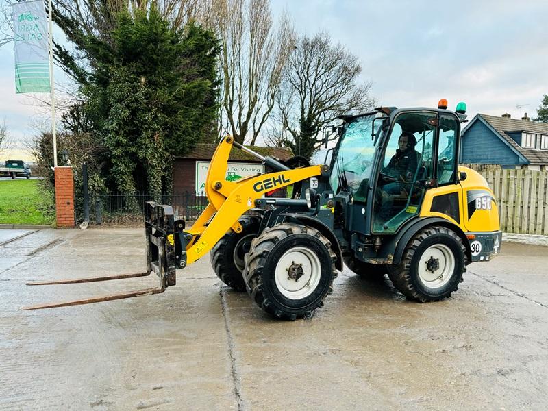 GEHL 650 4WD LOADING SHOVEL *YEAR 2017* C/W PALLET TINES *VIDEO*