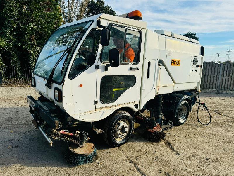 SCRAB 4X2 ROAD SWEEPER C/W HYDRAULIC TIP 