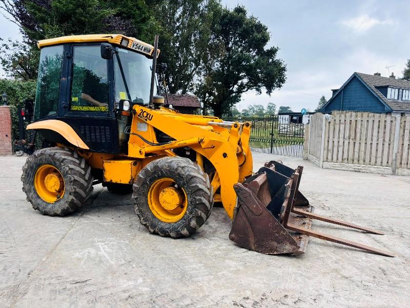 JCB 2CX-U 4WD LOADING SHOVEL C/W REAR LINKAGE, PTO, BUCKET & PALLET TINES *VIDEO*