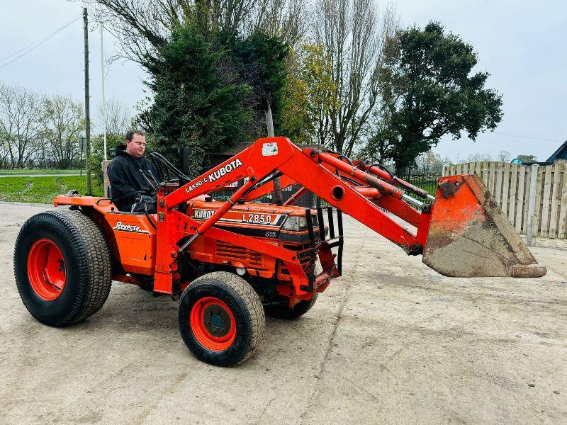 KUBOTA L2850 4WD TRACTOR C/W FRONT LOADER & BUCKET