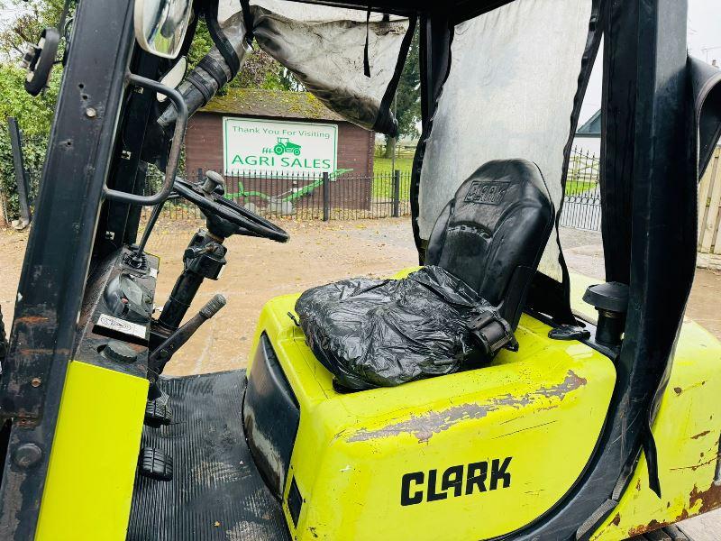 CLARK 30D DIRSEL FORKLIFT *CONTAINER SPEC* C/W SIDE SHIFT *VIDEO*