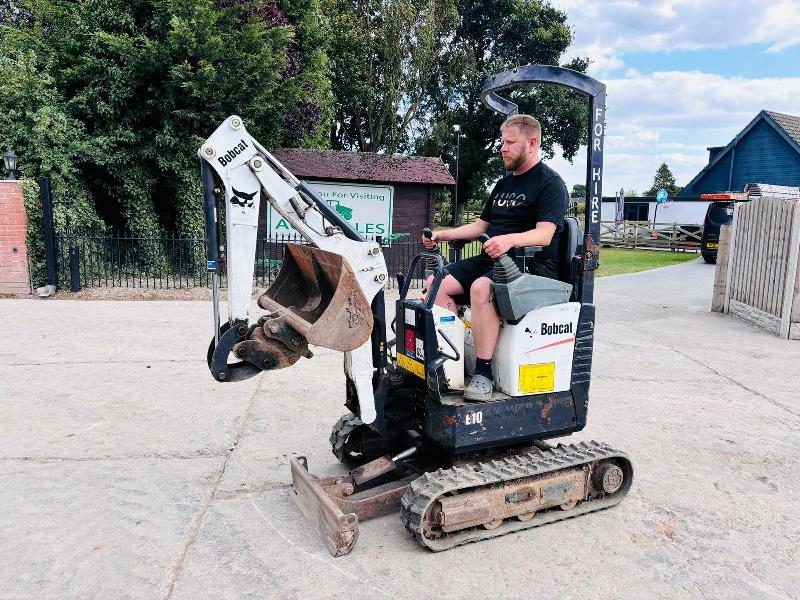 BOBCAT E10 TRACKED EXCAVATOR *YEAR 2018, 3409 HOURS* C/W EXPANDING TRACKS *VIDEO*