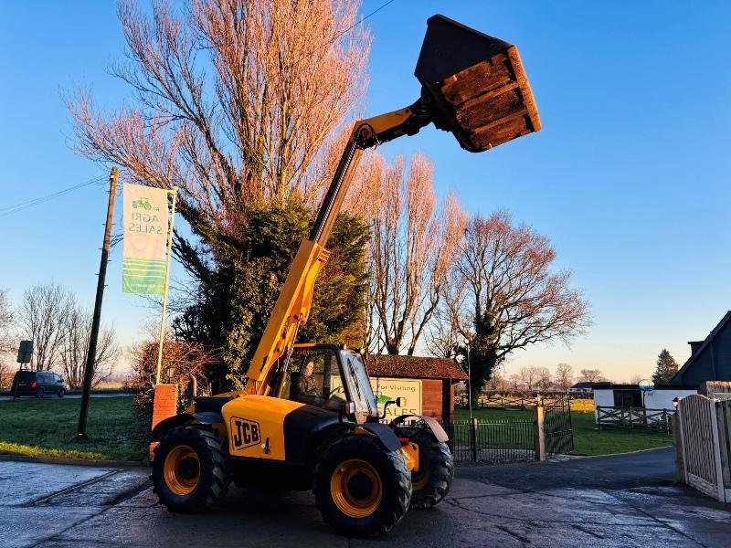 JCB 526-56 4WD TELEHANDLER *AG SPEC, YEAR 2009* C/W BUCKET  