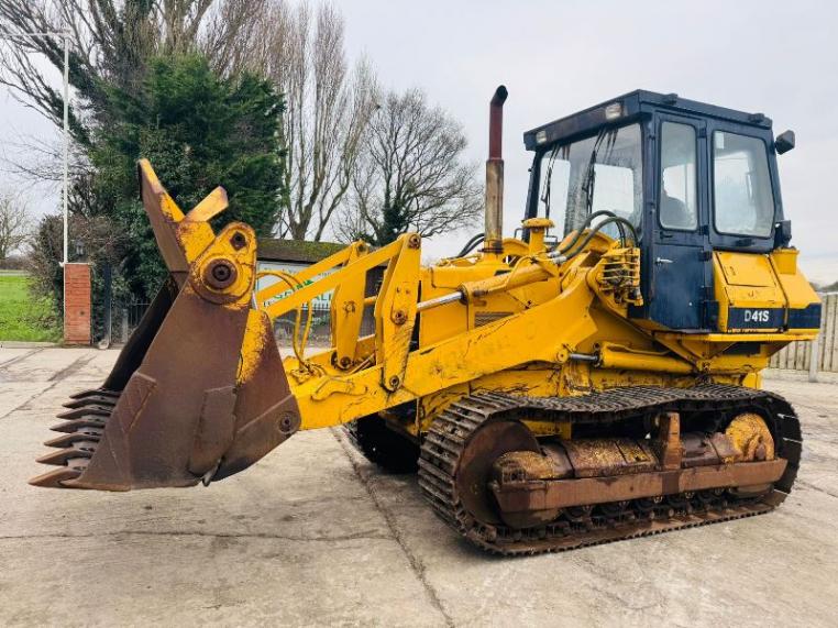 KOMATSU D41S TRACKED DROTT C/W THREE IN ONE BUCKET *VIDEO*