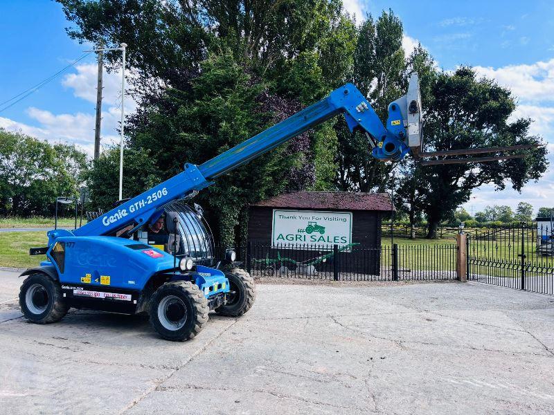 GENIE GTH2506 4WD TELEHANDLER *YEAR 2015, ONLY 930 HOURS* C/W PALLET TINES *VIDEO*