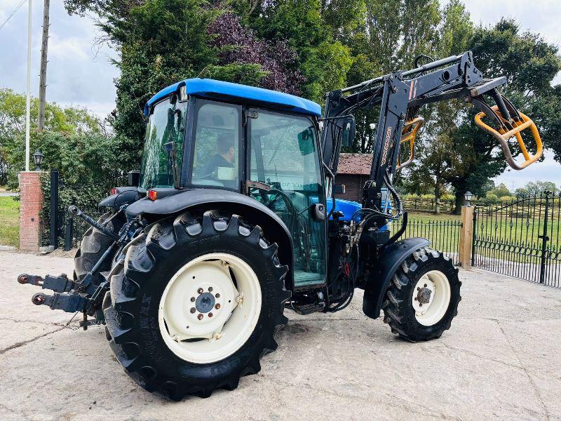 NEW HOLLAND TN55S 4WD TRACTOR C/W FRONT LOADER & BALE CLAMP *VIDEO*