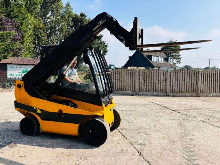 JCB TLT30 TELETRUCK C/W PALLET TINES *VIDEO*