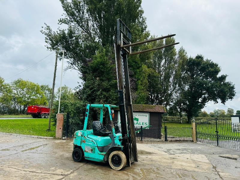 MITSUBISHI FD25 DIRSEL FORKLIFT C/W SIDE SHIFT *VIDEO*